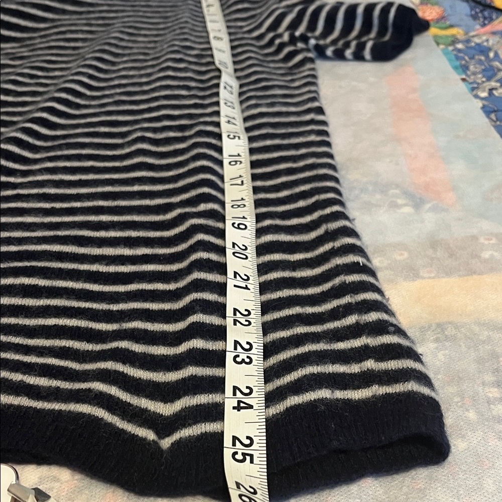 MaxMara short sleeve nautical cashmere Navy and Gray Striped Sweater size small - Picture 5 of 7